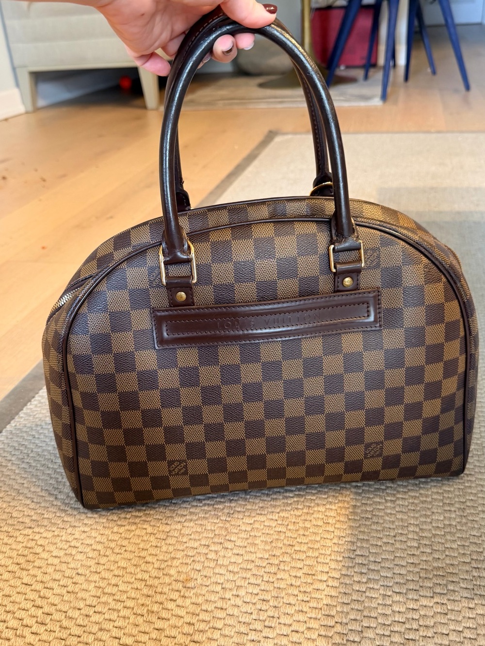 Louis Vuitton Nolita in Damier Ebene - Picture 2 of 8